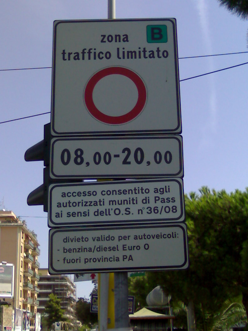 Panneau ZTL à Palerme